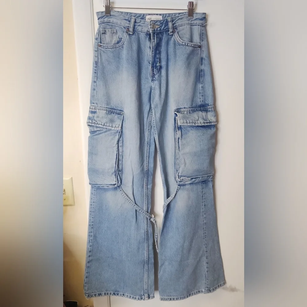 Zara Cotton Blend Belt Loop Wide Leg Cargo Jeans In Light Indigo Wash Size 2 - Picture 4 of 16